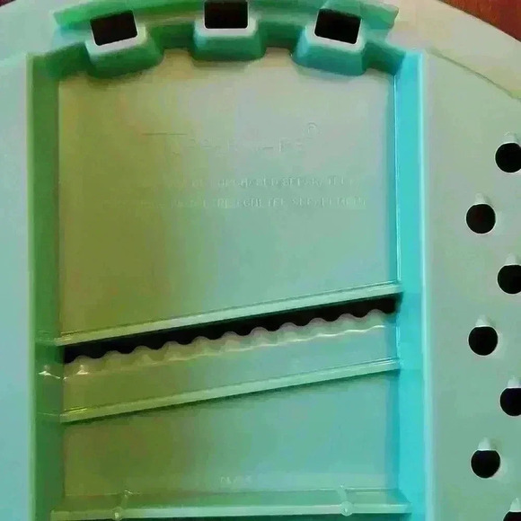 Tupperware mold 787 grater  /slicer - Picture 3 of 3